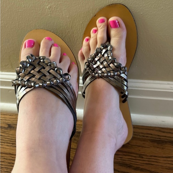 Urban Outfitters Metallic Silver Pewter Flat Sandals old - Picture 3 of 3